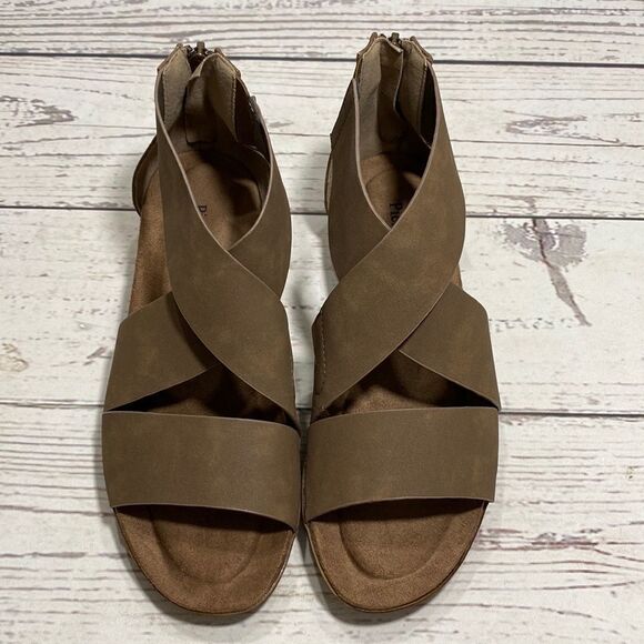 NWOT Pierre Dumas Kori Sandals Size 6 in Taupe - Picture 4 of 10